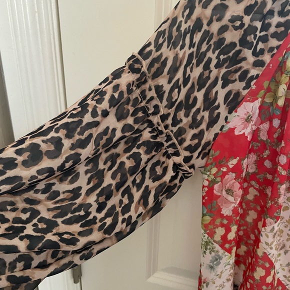 Floral and leopard print  blouse - Picture 2 of 3